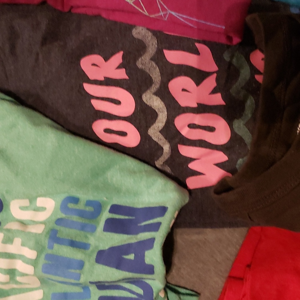 Lot of 10 boys size 4/5 shirts. - Picture 4 of 10